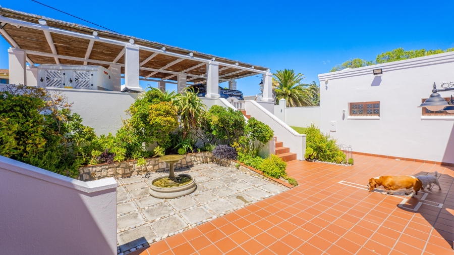 5 Bedroom Property for Sale in Arniston Western Cape